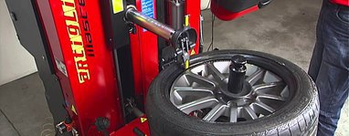 prompt and relaible tire installation services for your vehicle